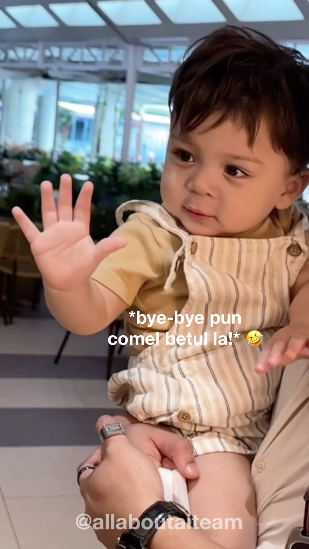 Dapat Air Chagee Free Terus Bye-Bye Akak-Akak Tu. Pandai Riaz Ni! ? #riaz #elriss #joanna #aiteam